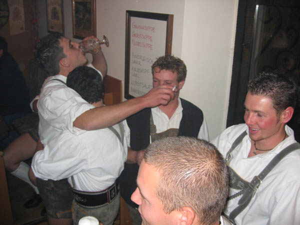 lederhosnball0003
