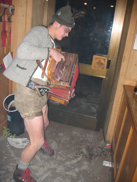 lederhosnball0032